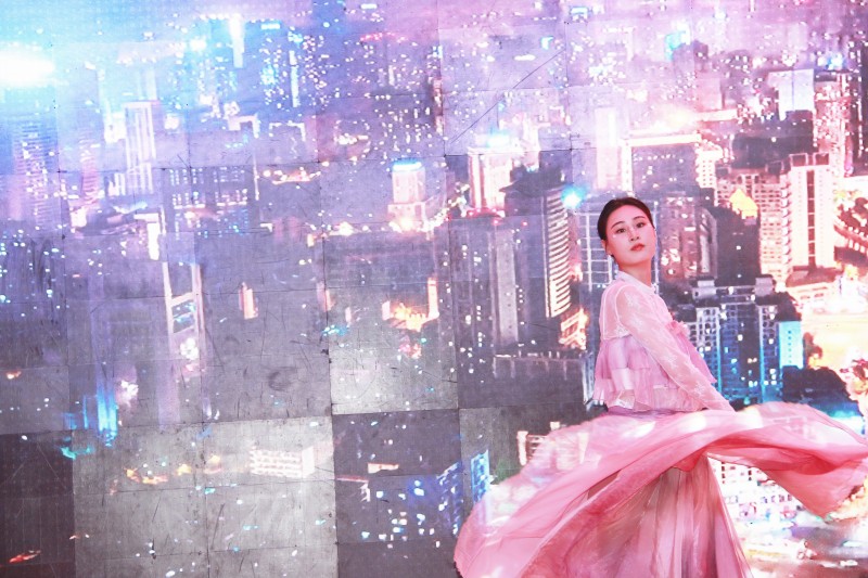 15 燈火里的中國.jpg